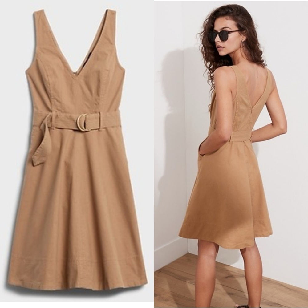 Canvas V-Neck Dress | Banana Republic. Size 8